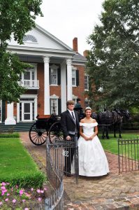 The Pilgrimage in front of Walter's Place. Photo courtesy of hottytoddy.om